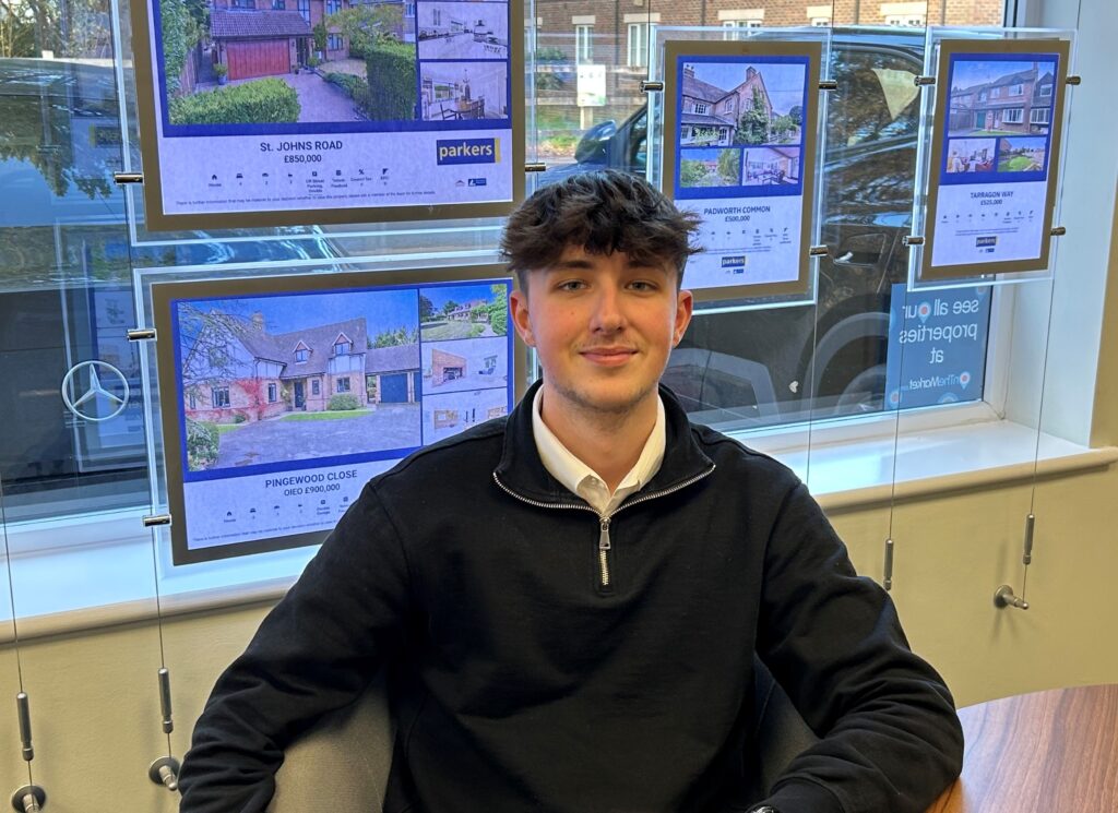 Ben Harris, Sales Negotiator, Parkers Estate Agents in Burghfield Common