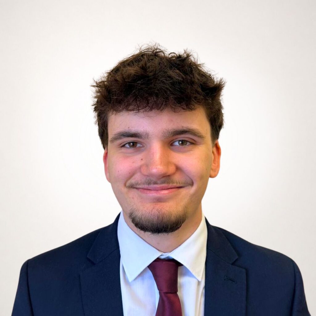 Dan Cassini, Sales Negotiator at Parkers Protected: Basingstoke Estate Agents